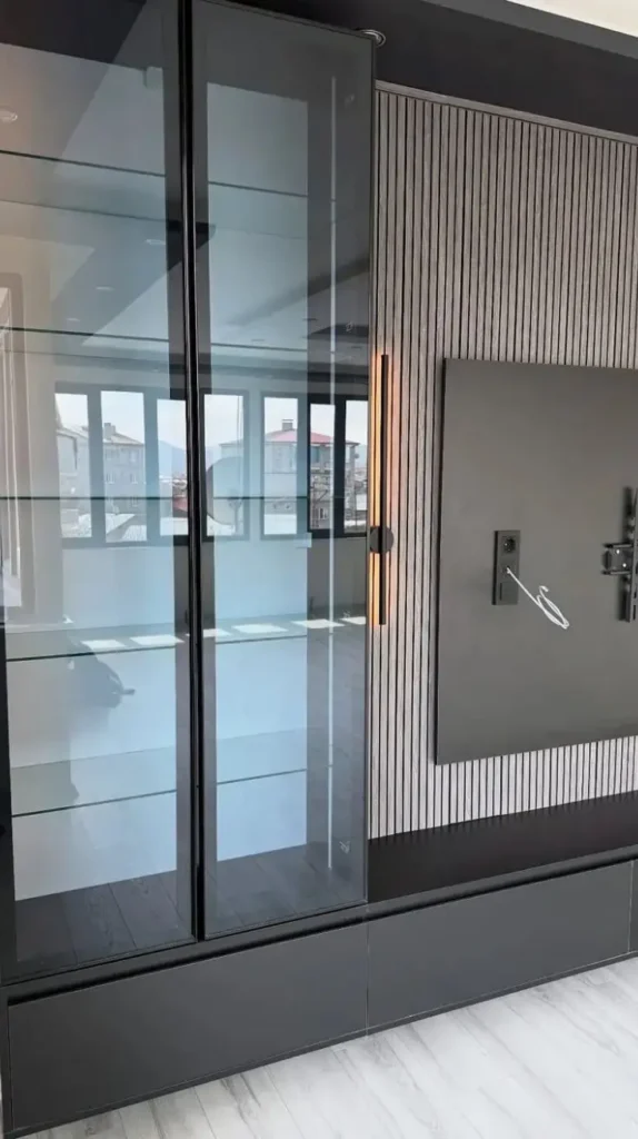 Glass-Fronted Display Cabinets TV Wall Unit Glass-Fronted Display Cabinets TV Wall Unit