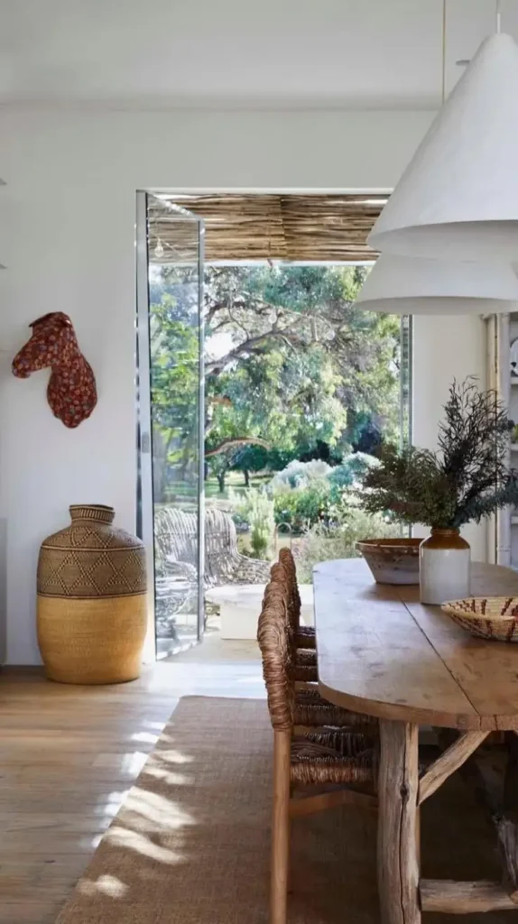 Decorative Accessories That Complete the Mediterranean Living Room Decorative Accessories That Complete the Mediterranean Living Room