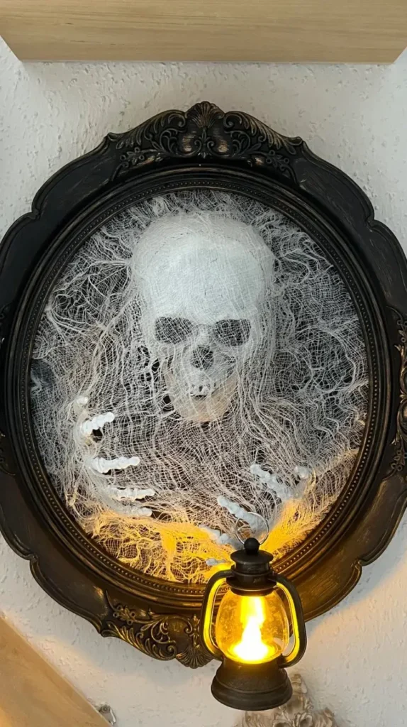 DIY Halloween Mirror DIY Halloween Mirror