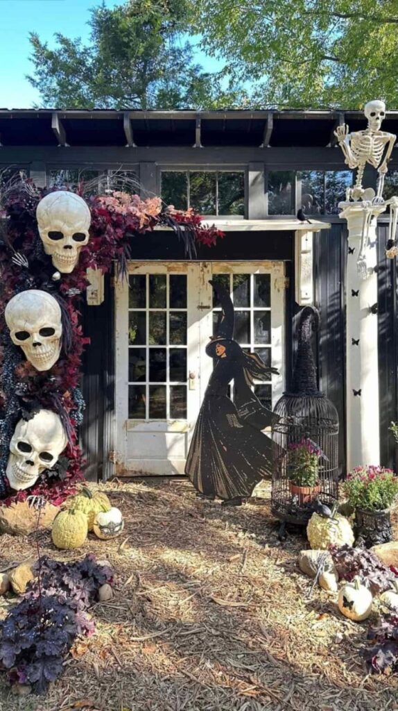 outdoor space witchy house decor ideas
