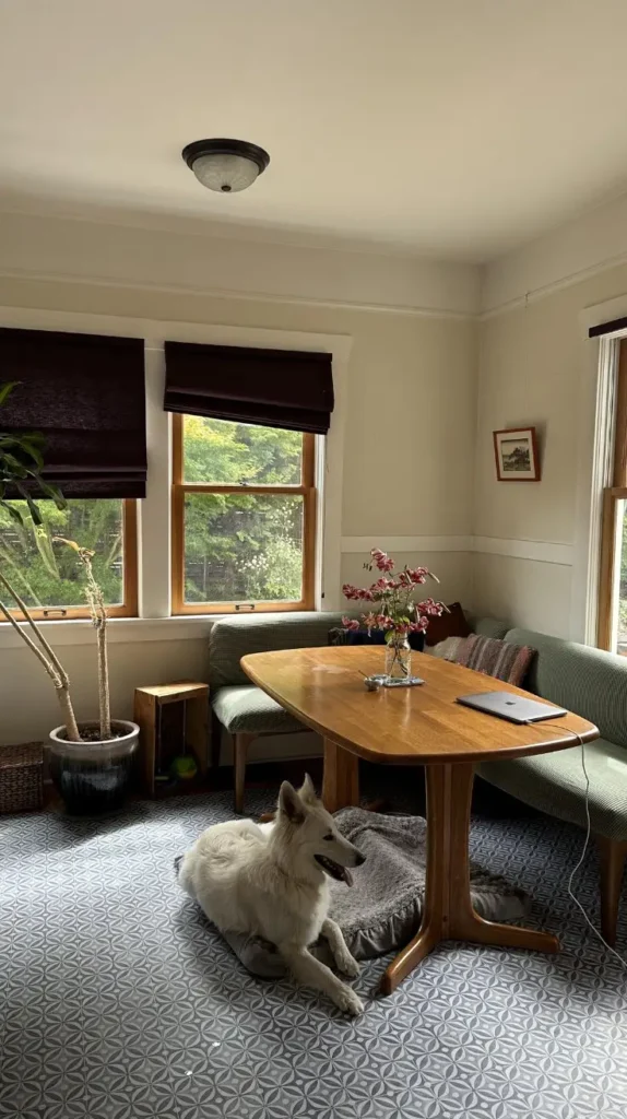 Corner Banquette Nook