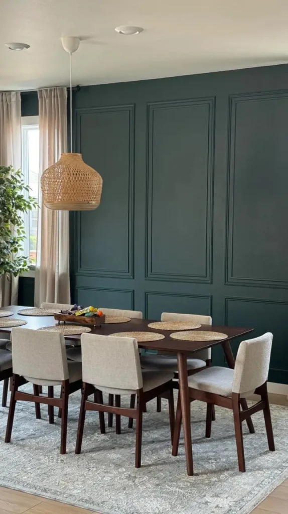 Full-Wall Wainscoting Full-Wall Wainscoting