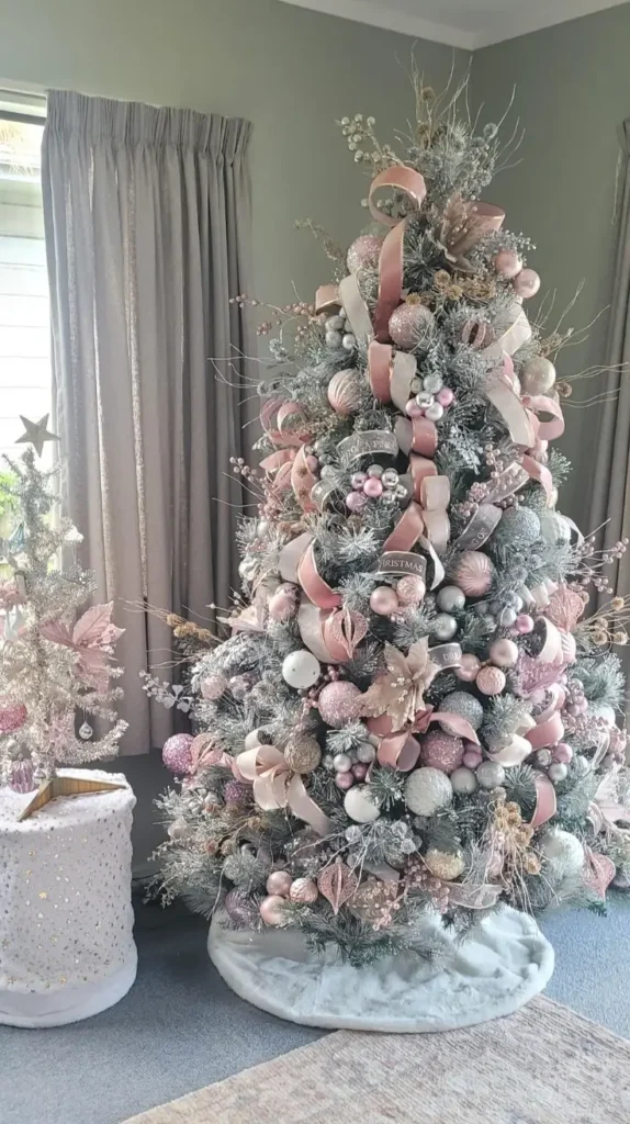Glamorous Rose Gold Christmas Tree Glamorous Rose Gold Christmas Tree