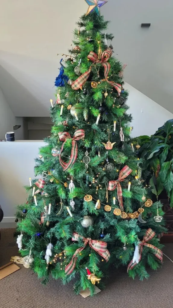 Nature Inspired Green Christmas Tree Nature Inspired Green Christmas Tree