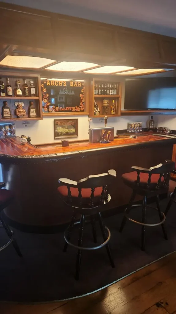 Must See Garage Bar Ideas