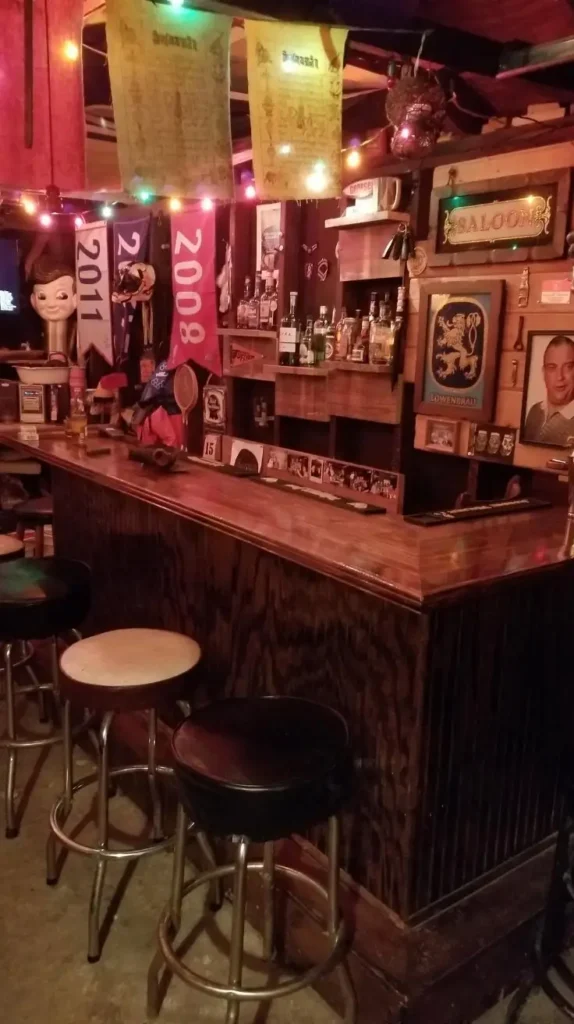 Must See Garage Bar Ideas