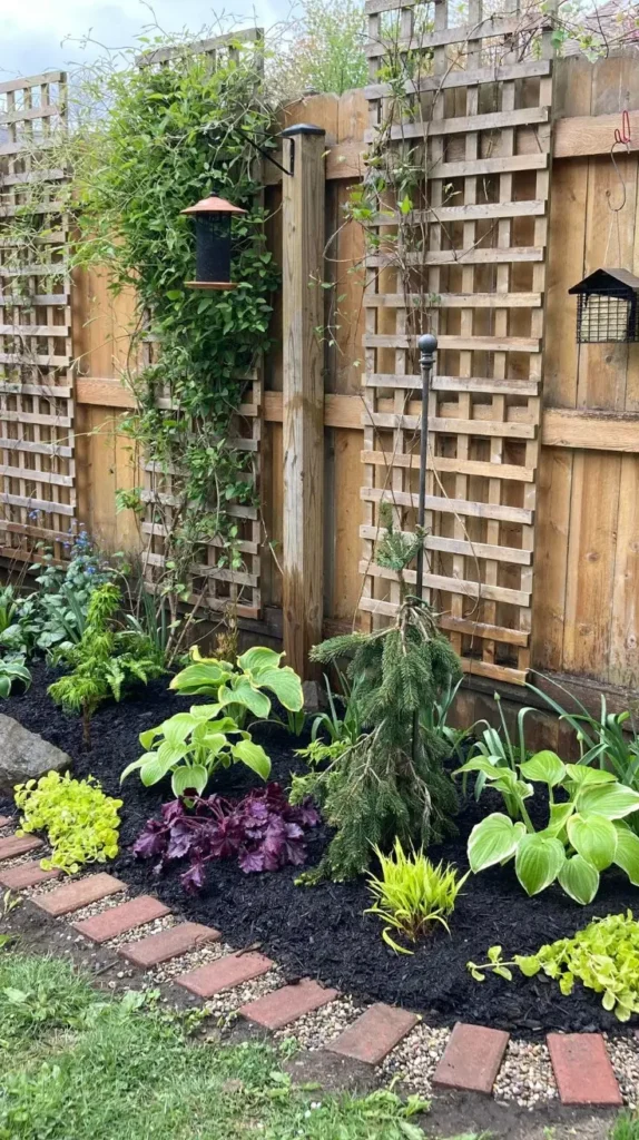 Wooden Fence Decorating Ideas 