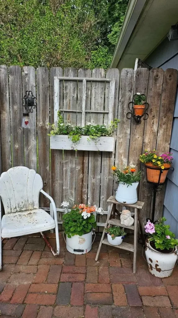 Wooden Fence Decorating Ideas
